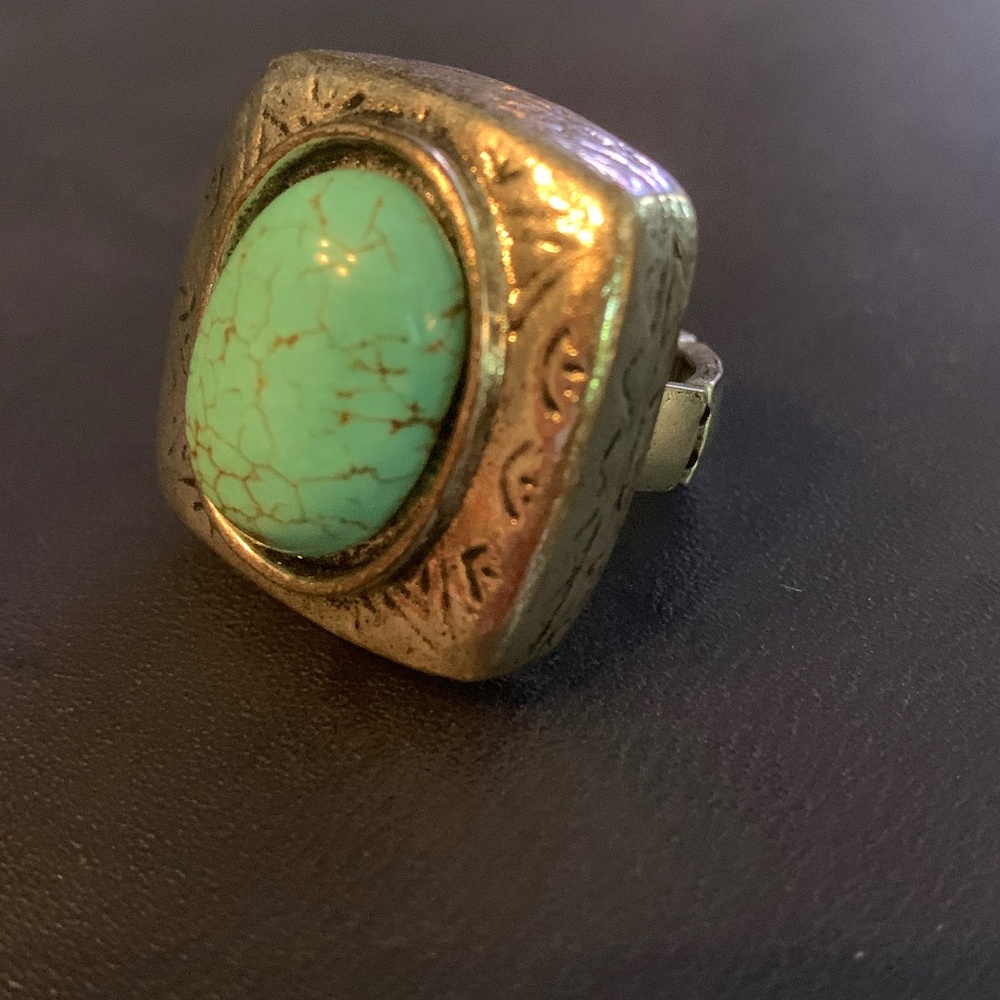 Vintage BOHO style Silver Stretch Band Oval Turquoise Stone Ring